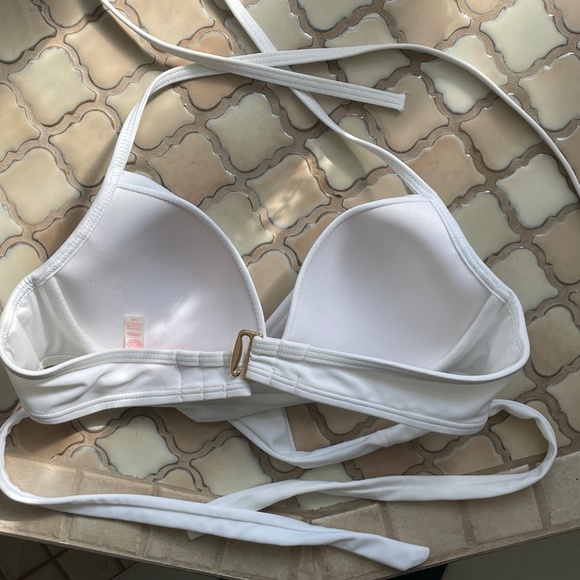 NWT Victoria Secret White Wrap Bikini Top - 34b - Picture 5 of 8